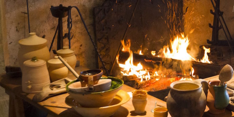 Noel-2017-chateau-de-castelnaud-animation-histoire-culinaire-XIVe-les-causeries-culinaires-recettes-histoire-cuisine-ancetres