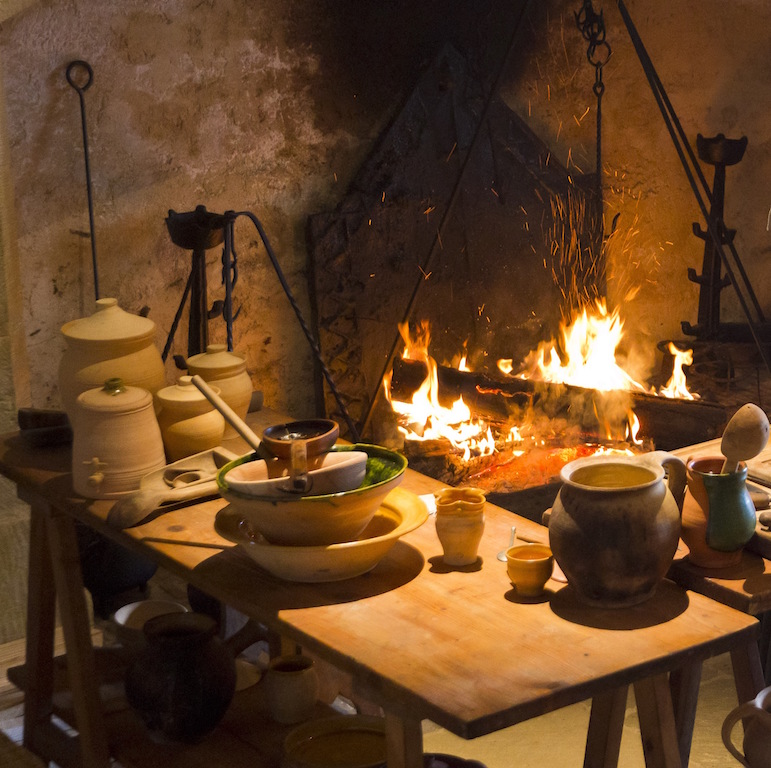 Noel-2017-chateau-de-castelnaud-animation-histoire-culinaire-XIVe-les-causeries-culinaires-recettes-histoire-cuisine-ancetres