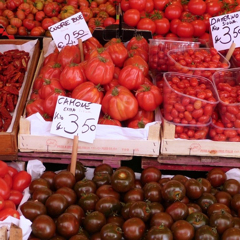 Tomates-marches-les-causeries-culinaires-recettes-ancetres-boutique-cours-cuisine-histoire Tomates-marches-les-causeries-culinaires-recettes-ancetres-boutique-cours-cuisine-histoire