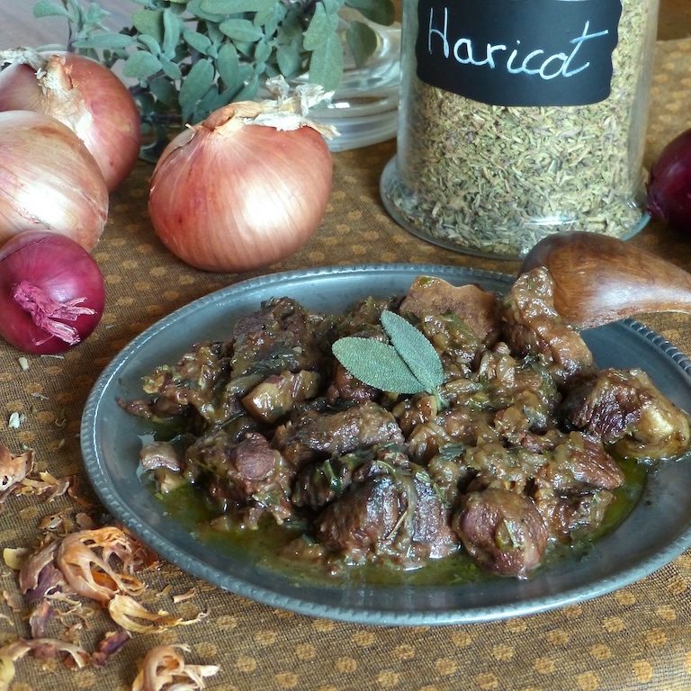 Haricot-recette-medievale-les-causeries-culinaires-recette-fait-maison-boutique-saveur-histoire plat de viande de mouton suivant la recette du ménager de paris
