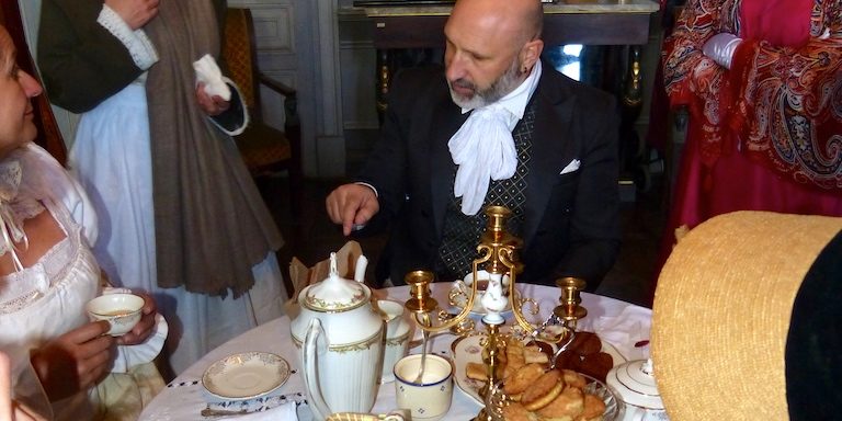 Animation-Soult-les-causeries-culinaires-recette-fait-maison-boutique-saveur-histoire Photo des gouteurs en costume d'époque