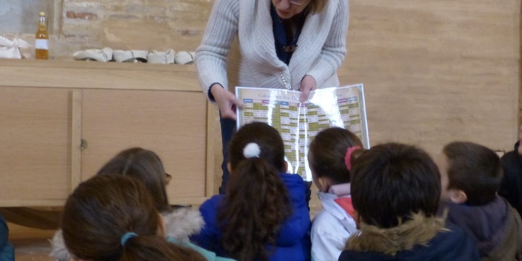 Photo d'une conférencière du musée Des Jacobins de Toulouse