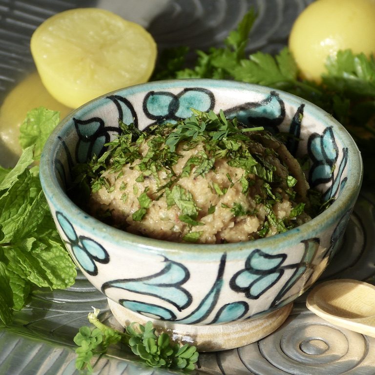 Purée-pois-chiche-les-causeries-culinaires-recette-fait-maison-boutique-saveur-histoire Photo du plat de pois chiches réalisé à partir de la recette originale.