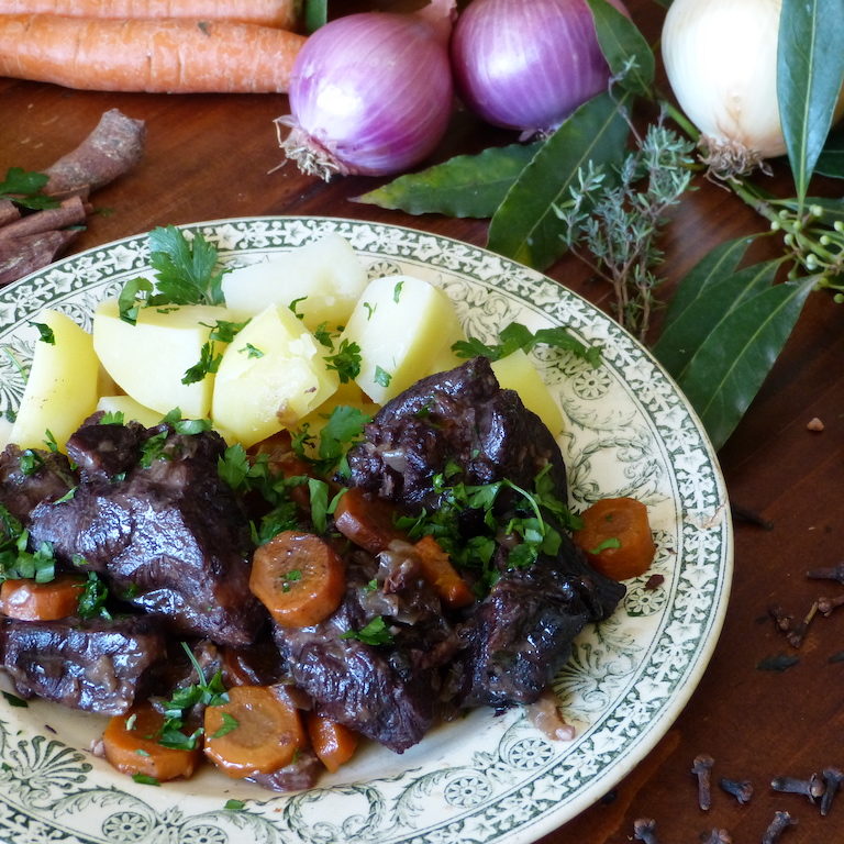 Daube-bigourdane-les-causeries-culinaires-recette-fait-maison-boutique-saveur-histoire Photo du plat réalisé suivant la recette de 1950.