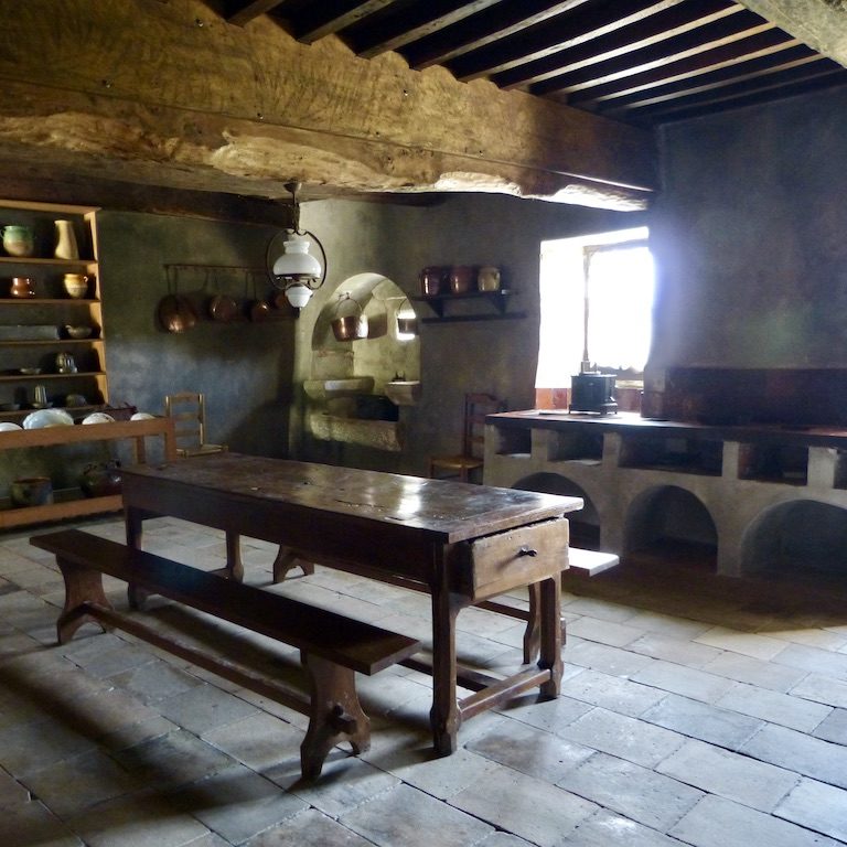 Cayla-cuisine-les-causeries-culinaires-recette-fait-maison-boutique-saveur-histoire Photo de la cuisine du château du Cayla
