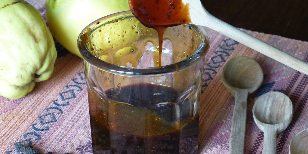 Cotignac-4emes-les-causeries-culinaires-recette-fait-maison-boutique-saveur-histoire Photo du pot de gelée réalisée d'après la recette d'archive.