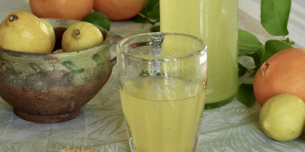 Photo de l'eau d'orange réalisée d'après la recette de 1772
