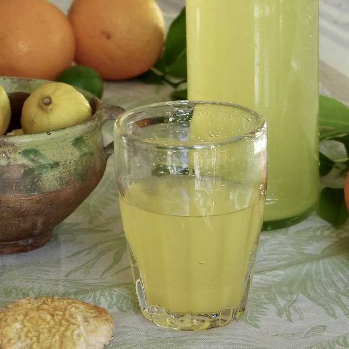 Eau d’orange-1772-les-causeries-culinaires-recette-fait-maison-boutique-saveur-histoire Photo de l'eau d'orange réalisée d'après la recette de 1772