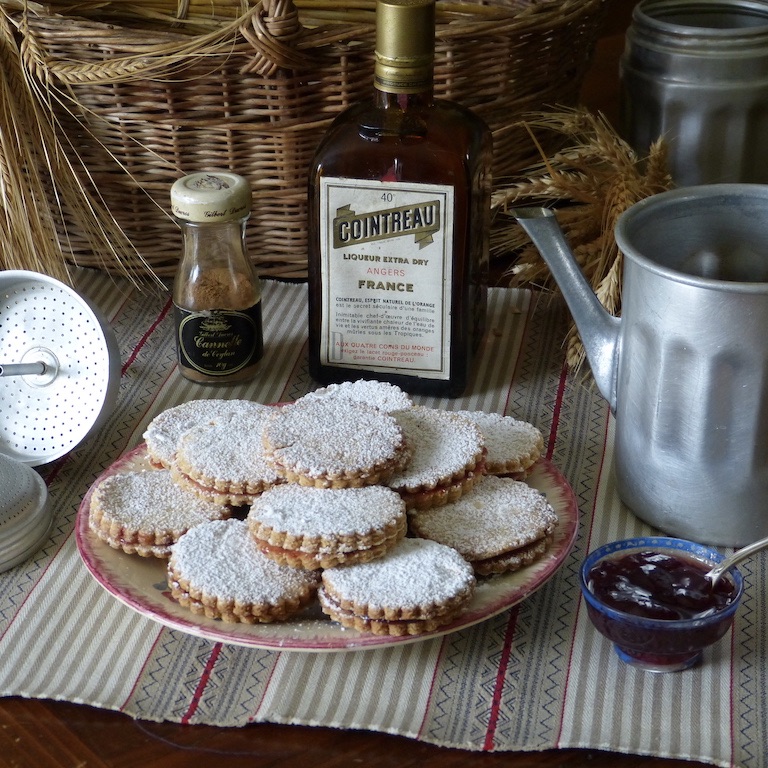 Photo des biscuits réalisés à partir d'une recette de 1936.