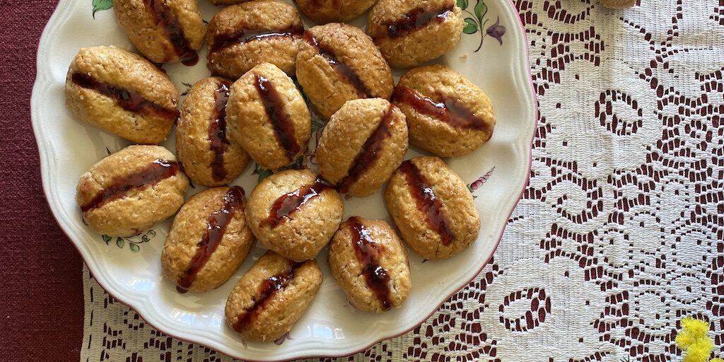 Pain-gelée-de-groseille-1867-les-causeries-culinaires-recette-fait-maison-boutique-saveur-histoire Photo des petits gâteau suivant la recette de 1867.