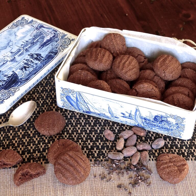 Macarons-chocolat-les-causeries-culinaires-recette-fait-maison-boutique-saveur-histoire photo des macarons réalisés suivant la recette de 1821